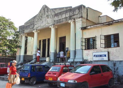 Funeraria de Santa Catalina, en el municipio 10 de Octubre. | Iván García