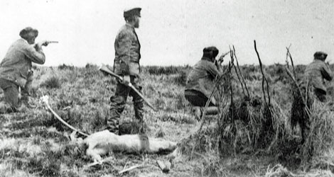 Cacería de indígenas a manos de colonos europeos en Río Gallegos. | ELMUNDO.es