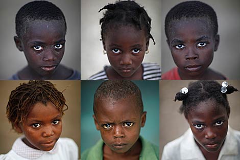 Niños supervivientes del terremoto que arrasó Haití. | AP