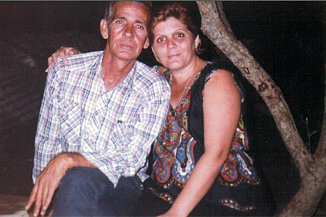 Arturo Pérez de Alejo junto a su esposa. Arturo Pérez de Alejo junto a su esposa.