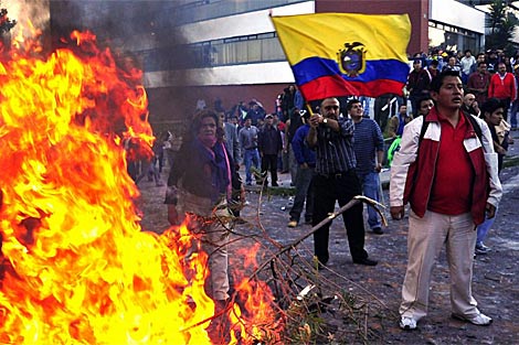 Seguidores de Correa en las calles de Quito el pasado 30 de septiembre. | AFP