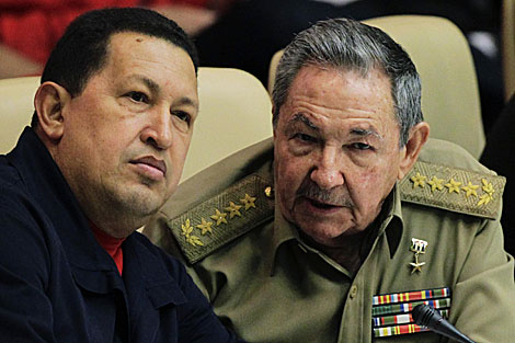 Hugo Chávez y Raúl Castro en La Habana. | Reuters