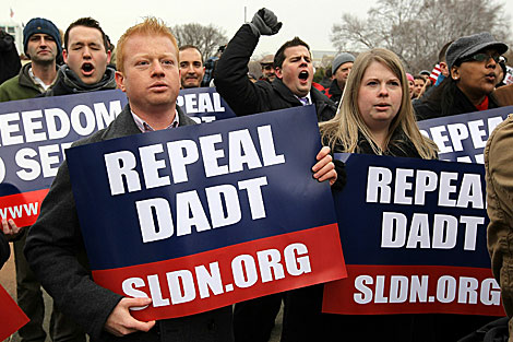 PActivistas protestan contra la ley Don't Ask, Don't Tell frente a la Casa Blanca. | AFP