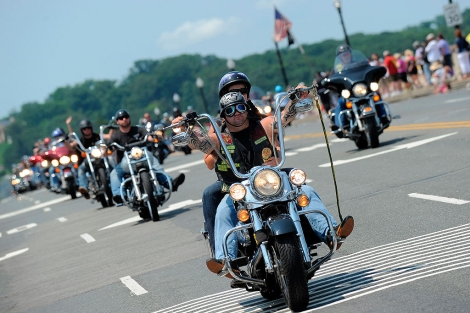 Parte de la caravana motociclista que recorrió la capital. | Afp