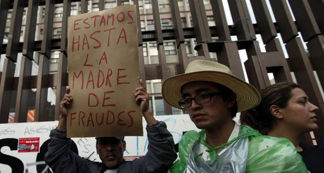 Uno de los manifestantes del movimiento 'Yo soy 132'.| Reuters