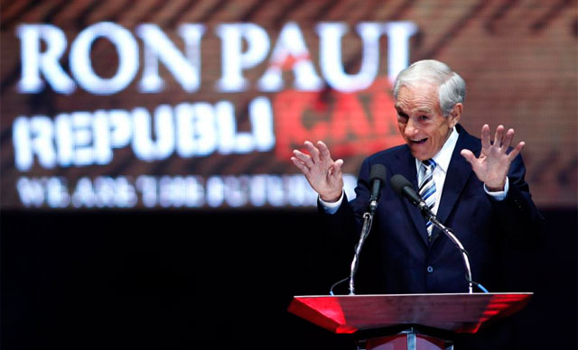 El congresista Ron Paul durante su discurso en Tampa. | Reuters El congresista Ron Paul durante su discurso en Tampa. | Reuters