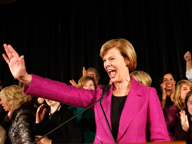 Tammy Baldwin celebra su victoria ante sus seguidores en Madison (Wisconsin): | Afp