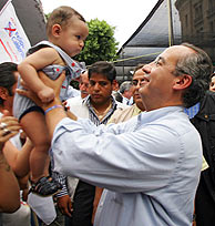 El candidato presidencial Felipe Calderón. (Foto: AFP) El candidato presidencial Felipe Calderón. (Foto: AFP)