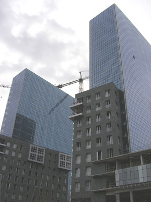 Tours de bureau d'Arata Isozaki