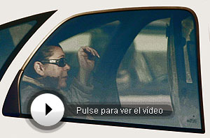 Isabel Pantoja en un coche policial a su llegada a Marbella. (Foto: REUTERS)