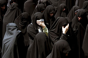 Mujeres en una manifestación en Irán. (EFE)