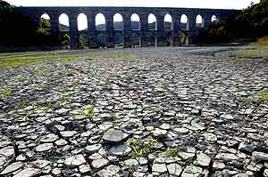 Aspecto actual del pantano de Alibeykoy, cerca de Estambul, Turquía (Foto AFP) Aspecto actual del pantano de Alibeykoy, cerca de Estambul, Turquía (Foto AFP)