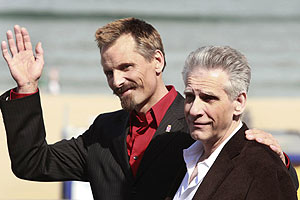 David Cronenberg y Viggo Mortensen posan para los fotógrafos. (Foto: Reuters) David Cronenberg y Viggo Mortensen posan para los fotógrafos. (Foto: Reuters)