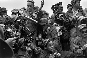 Fotógrafos internacionales cubren la guerra de Corea en 1952. (Foto: Werner Bischof | Magnum Photos) Fotógrafos internacionales cubren la guerra de Corea en 1952. (Foto: Werner Bischof | Magnum Photos)