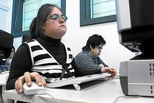 Imagen de un taller inform&aacute;tico. (Foto: Bernardo D&iacute;az)