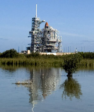 El transbordador Atlantis listo para el despegue del 6 de diciembre. (Foto: EFE / Gary I Rothstein)