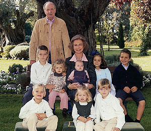 Los Reyes, con sus ocho nietos. (Foto: Casa Real)