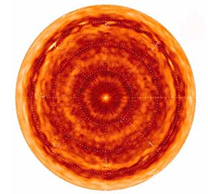 Fotograf�a tratada del Polo Norte de Saturno. La zona caliente forma un hex�gono alrededor del centro polar. (NASA)
