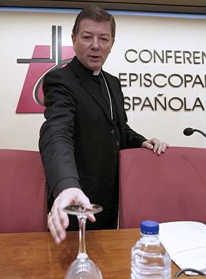 undefined El Secretario de la Conferencia Episcopal