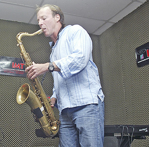 Bill Evans en una visita a Madrid. (Foto: JULIÁN JAÉN) Bill Evans en una visita a Madrid. (Foto: JULIÁN JAÉN)
