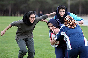 Mujeres iraníes jugando al rugby. (Foto: AFP)