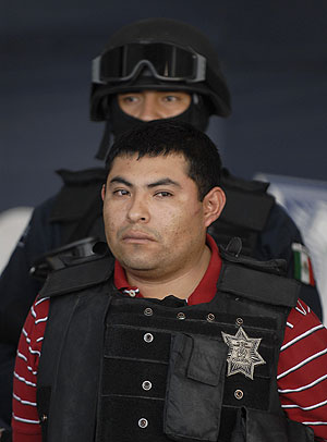 Las autoridades mexicanas presentan en Ciudad de México a 'El Hummer', fundador de 'Los Zetas'. (Foto: EFE)