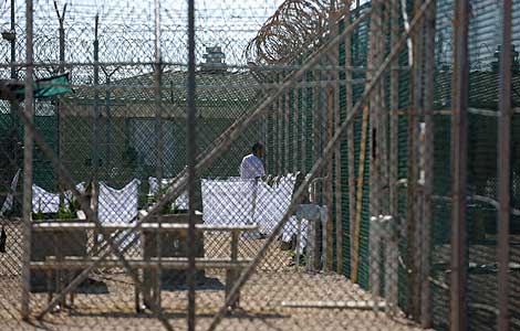 Un detenido en el llamado 'Camp Four' en Guantánamo (Foto: Reuters)