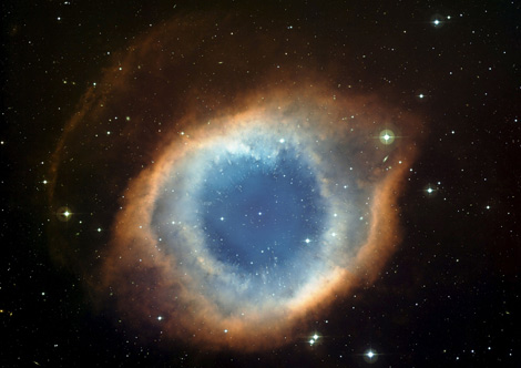 Imagen de la nebulosa Helix conocida como el 'Ojo de Dios'. | Efe