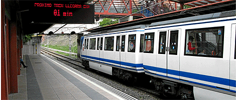 Un tren de la red de Metro de Madrid, denunciada por el Cermi.| Bernabé Cordón Un tren de la red de Metro de Madrid, denunciada por el Cermi.| Bernabé Cordón