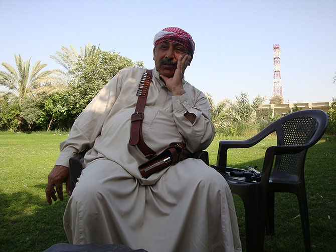 El general Shebib, en su residencia de Arab Yibur, en Bagdad. (M. G. P.)