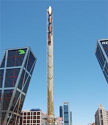 El obelisco de Calatrava. (R.B.)