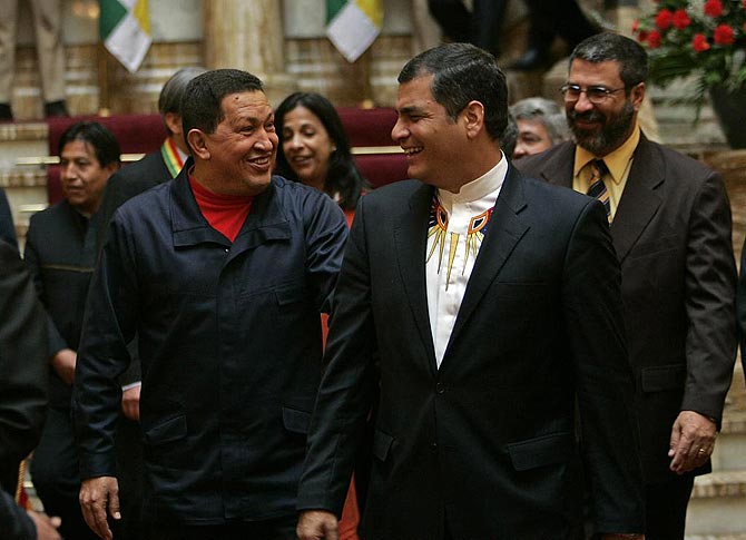Los presidentes de Venezuela, Hugo Chávez, y de Ecuador, Rafael Correa. (Foto: M. Alipaz)