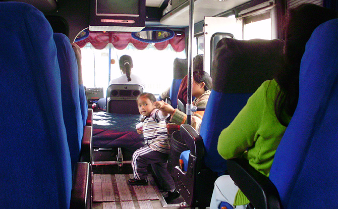 Interior de un autobus ecuatoriano. | Waldo Fernández