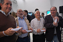Cuatro fontaneros prueban 'New Super Mario Bros Wii'. | J. A. N.