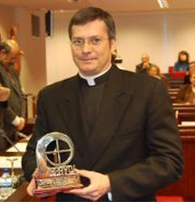 El padre Lucio Ruiz.