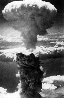 Explosión de la bomba atómica sobre la ciudad de Hiroshima. | E.