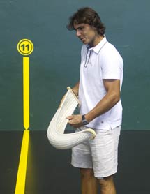 Rafa Nadal visita el frontón Galarreta de Hernani para conocer el remonte