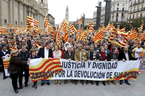 Manifestación en Zaragoza por la devolución de las obras propiedad de las parroquias aragonesas depositadas en Lérida. Noviembre de 2010