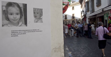 Cartel de los niños desaparecidos en la judería cordobesa. | M. Cubero