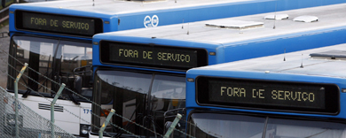 Autobuses fuera de servicio en Oporto. | Efe