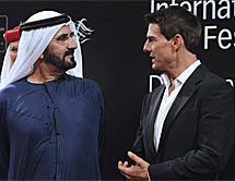 El vicepresidente emiratí, jeque Mohamed bin Rashid al Maktum, junto al actor. | Efe