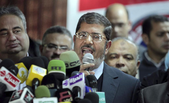 El presidente del Partido de la Libertad y la Justicia, Mohamed Morsy,en rueda de prensa. | Efe El presidente del Partido de la Libertad y la Justicia, Mohamed Morsy,en rueda de prensa. | Efe