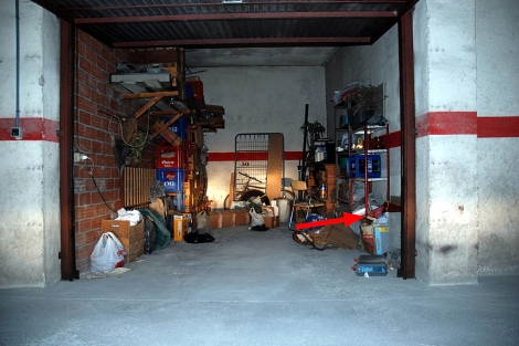 El garaje de Milladoiro, propiedad del detenido Manuel Fernández, donde estaba el Códice. | Policía