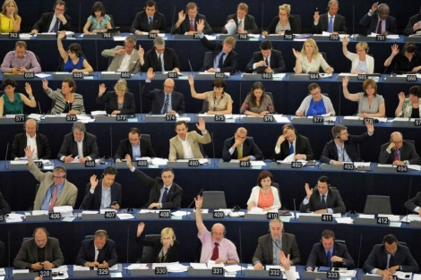 El pleno del Parlamento de Estrasburgo durante una votación. | AFP El pleno del Parlamento de Estrasburgo durante una votación. | AFP