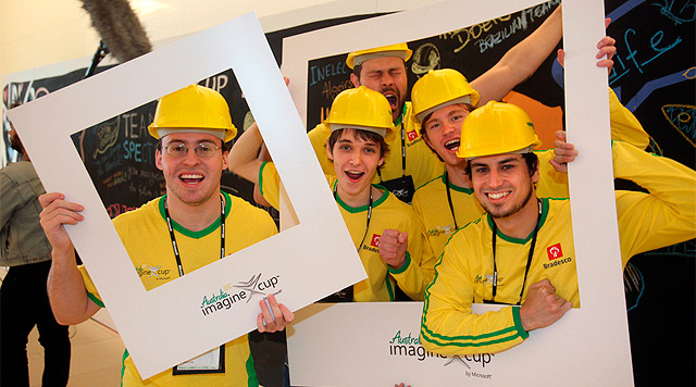 Participantes brasileños en la Imagine Cup.