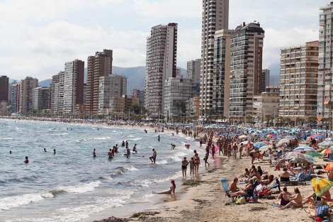El Gobierno amnistía 75 años más las casas edificadas en la playa