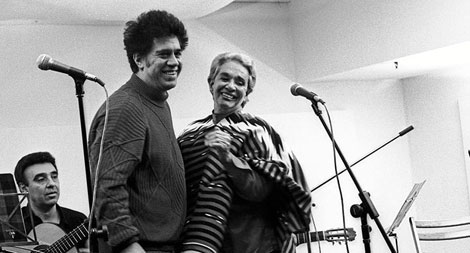 Chavela Vargas, en la residencia de estudiantes de Madrid con Pedro Almodóvar.