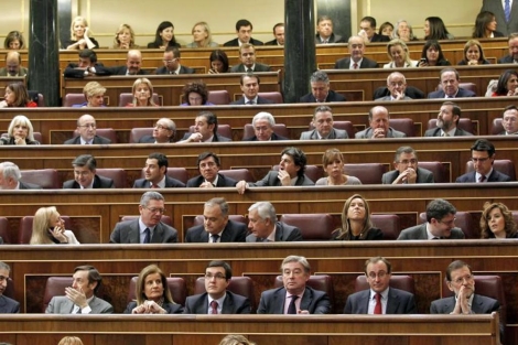 El Congreso vota si obliga a poner en alquiler las viviendas que vayan al 'banco malo'