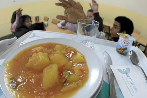 Imagen de un comedor escolar en el barrio de los Rosales. | E. M.
