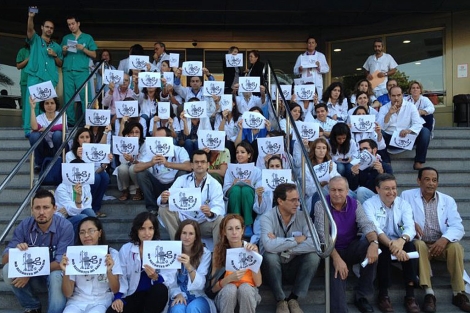 Sentada de médicos en el Hospital Infantil.| E. M.